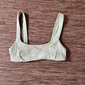L Space Bikini Ribbed Top Green Size Small. In good condition.